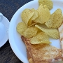 16.8.2022<br />Frühstück: Ham & Cheese Toast + plus hot greek coffee im Royal Boutique Café am Flughafen in Korfu<br /><br />Griechischer Kaffee ist wohl über Kaffeepulvergeschüttetes heisses Wasser, die halbe Tasse ist voller ungenießbarem Pulver. Beim nächsten Mal bestelle ich mir einen kalten griechischen Kaffee, der ist wohl so etwas wie ein kalter Cappucino. <br />