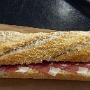 28.9.2022<br />Baguette con Jamon in Terminal 2 im Airport Madrid