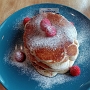 19.3.2023<br />Blueberry Pancake bei "The Fabulous Baker Boy"  in der 28 Aliwal St in Singapur<br />24,20 SG$ incl. Cappucino = 16,99 € oder 34 Mark. Immerhin sehr lecker