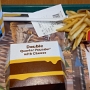 17.7.2023 - Double Quarterpounder with Cheese Menu bei McDonalds im Arlanda Stockholm Airport<br />106 SEK = 9,22 €<br />