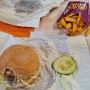07.11.2024 - 5:05 PM - Broasted Chicken Sandwich im Chefette an der Six Roads - besser alswie vorgestern