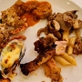 23.03.2024 - Buffet im Novotel Taipei Taoyuan International Airport - 33,37 € - etwas anderes gab es nicht in Hotelnähe. Aber lecker war's, sehr lecker.