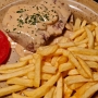 20.01.2025 - 10. Hochzeitstag bei El Toro. Bife le Lomo. Rinderfilet in Champignonrahmsauce mit Pommes Frites und Salat - 39 €. Alles zusammen mit 2 Bier 85,30 € plus 5 € Trinkgeld. Das Fleisch war recht geschmacklos, nicht mehr so wie es einmal war in der guten alten Zeit. Müssen wir nicht nochmal hin.