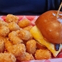 15.03.2025 - Bacon, Egg & Cheese - applewood bacon, scrambled egg and white cheddar on grilled brioche served with hish bites - im Big Boy Restaurant in Indian Springs/NV - 10 $ plus 3,50 $ für Kaffee
