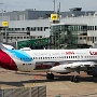 Eurowings - Airbus A320-214 - D-AEWS - AVIS Sticker<br />DUS 14.5.2019 15:54 - Durchgang von Terminal B nach Terminal A