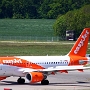 easyJet Switzerland - Airbus A319-111 - HB-JYF<br />GVA 15.5.2019 12:48 - Palexpo Stairs