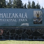 Der Nationalpark wurde 1916 als Teil des Hawaii National Park gegründet. 1961 wurde das Gebiet vom Hawaii-Volcanoes-Nationalpark getrennt und eigenständig verwaltet. Seit 1980 ist der Park ein internationales Biosphärenreservat.<br />Auf dem Bild ist zu sehen, wie Maui die Sonne einfängt, Teil einer alten hawaiianischen Sage....<br /><br />Besucht am 1.11.1995 - 2.2.2008 - 8.11.2010<br />
