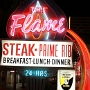 Das Schild stand seit 1961 auf dem Dach des Flame Restaurants.