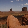29.05.2008 - 2:01 PM - Um mal genau zu erklären, wie die Dinger heissen:<br />Links ist die West Mitten Butte - in der Mitte hinten die East Mitten Butte, rechts die Merrick Butte.<br /><br />Man sollte bei Sonneneinstrahlung von hinten darauf achten, daß das Stativ nicht zu sehen ist......