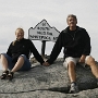 Whiteface Mountain ist der fünfthöchste Berg im US-Bundesstaat New York und einer der High Peaks der Adirondack Mountains. Der Gipfel, der sich von den meisten anderen High Peaks abhebt, bietet einen 360-Grad-Blick auf die Adirondacks und auf Vermont und sogar auf Kanada, wo die Wolkenkratzer des 130 km entfernten Montreal zu sehen sind.<br />Am 3.10.2007 oben gewesen
