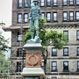 Das South African War Memorial ist ein Denkmal im Innenhof des Provinzhauses. Was hatte Halifax mit einem Krieg in Südafrika zu tun???