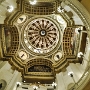 Das Capitol ist das 3. in Harrisburg. Das erste, Hills Capitol - bennannt nach seinem Architekten - brannte, wie fast alle Capitols Amerikas, ab, das zweite, Cobb Capitol, war zu hässlich und wurde nicht fertiggestellt. <br />Blick in die Kuppel