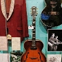 4 Gitarren, die mittlere unten gehört Denny Cedrone, dem Gitarristen von Bill Haley.