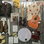 Gitarren von John Cougar Mellencamp und anderen.