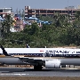 Singapore Airlines - Boeing 737-8SA(WL) - 9V-MGM<br />HKT - Louis' Runway View Hotel Zimmer 403 - 21.3.2023 - 11:52