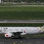 Volotea Airlines - Airbus A320-214 - EC-NUP "Catch me if you fly" "Mamá, Llego en un rato / Mamma, Arrivo Subito!"<br />DUS - Parkhaus P7 - 18.8.2023 - 12:36