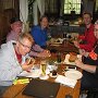 Freitag, 2.5.2014 - die nächsten Gäste sind angekommen - und reisen macht hungrig.<br />Simone, Jo, Susanne, Thilo und Kiki freuen sich