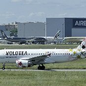 20.05.2026 - 12:32 -  Le Panorama Restaurant - Volotea Airlines - Airbus A319-111 - EC-NDH "Chao Pescao!" "Mamá, Llego en un rato / Mamma, Arrivo Subito!" titles