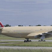 19.05.2026 - 13:38 - Point de vue aéroport (Colline) - Emirates - Airbus A350-941 - F-WZNS