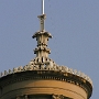 Ein figurloser Turm.