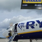 VolkerFly - 04.08.2024 - Buzz Air operating for Ryanair - Boeing 737-8AS - SP-RSO - Dortmund - Katowice - FR6398 - 17F/Exit - 1:14 Std.