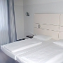 27.+28.3.2009 - Ferrotel - Duisburg<br />UNA-Forumstreffen<br />Nettes Designerhotel, interessante Ausstattung, auch wenn davon im Bild nicht viel zu sehen ist.