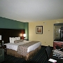 8.6.2013 - Crowne Plaza Virginia Beach ***1/2<br />Über Hotwire gebucht und eigentlich ein Reinfall, weil der Preis fast identisch mit dem offiziellen war. Aber ein sehr gutes Hotel mit einer sehr guten Matraze.<br />Preis: 125,09 $ = 98,82 € - Dollarkurs: 1,2911<br />Parken & WiFi kostenlos