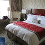 10.+11.6.2013 - Loews Madison Hotel ****1/2 - Zimmer 1419<br />Über Priceline als 4 1/2 Sterne Hotel zugewiesen. Gebotene Summe: 143 $ - und ich hatte nicht mit einem "Gewinn" gerechnet. Offizieller Preis: 409 $.<br />Preis pro Nacht in €: 130,62 €<br />Parken ... $, ich traue mich gar nicht den Preis zu erwähnen, WiFi kostenlos.