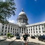 Das 3. Capitol in Madison, erbaut von 1906-17. Von 1988-2001 restauriert, hat also länger gedauert als die eigentliche Bauzeit.<br /><br />Mein 48. besuchtes Capitol<br />14.8.2009