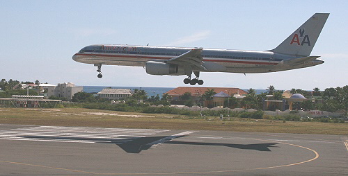 American Airlines B 757 landet in SXM American Airlines B 757 landet in SXM