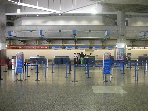 unser provisorischer Check-In-Schalter bei bmi war zwischenzeitlich nicht mehr besetzt