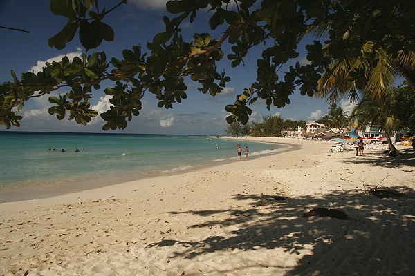 Dover Beach Barbados - Das Wasser ist ruhiger als an den anderen Stränden, deshalb für die ganze Familie geeignet.
