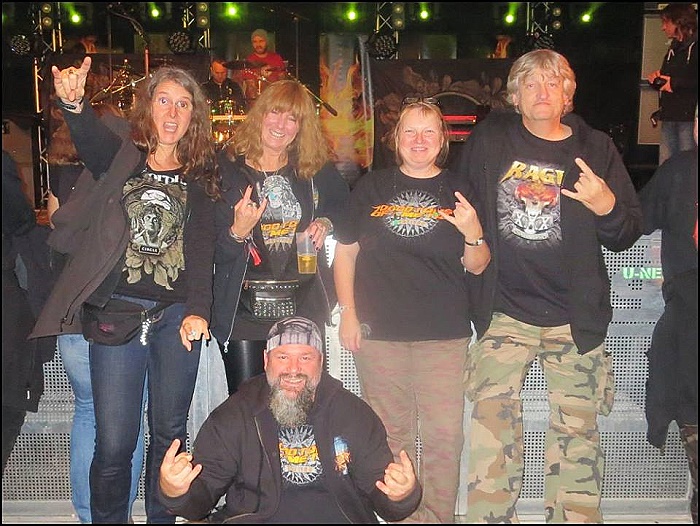 Vor der Show ein Gruppenfoto