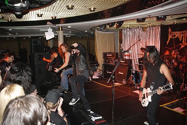 Death Angel - 10 - 11 PM im Spectrum Death Angel - 10 - 11 PM im Spectrum