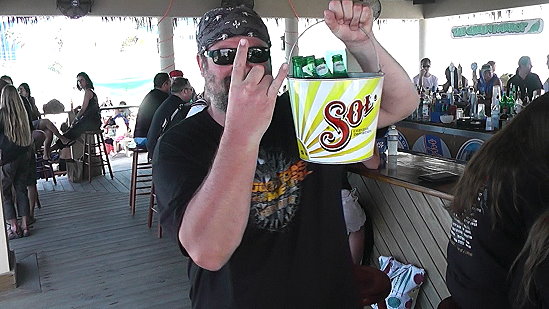 Ein Beerbucket am Hafen ..... Ein Beerbucket am Hafen .....