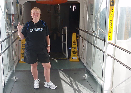 Uli betritt das Schiff Uli betritt das Schiff