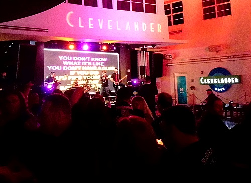Band Karaoke im Clevelander Band Karaoke im Clevelander
