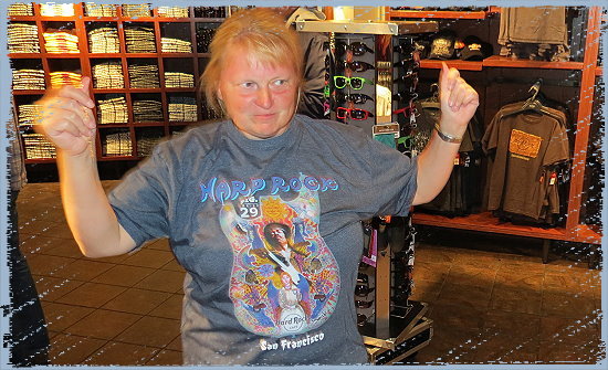 habe mir im HRC lieber ein Shirt gekauft.
