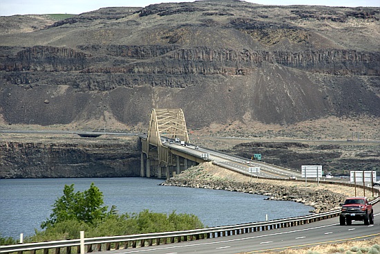 Die Brücke über den Fluß Die Brücke über den Fluß