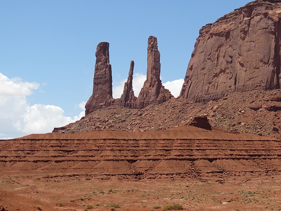 Monument Valley - 3 Sisters oder W Monument Valley - 3 Sisters oder W