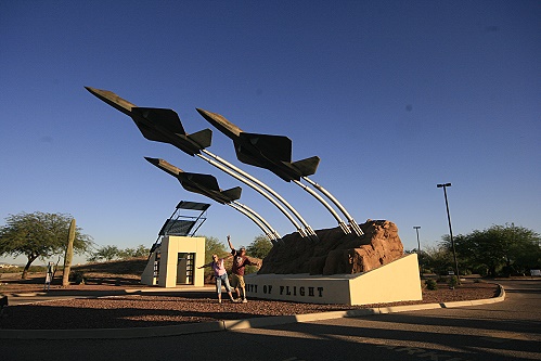 Pima Air & Space Museum - das Bild wurde erst nach unserem Besuch gemacht, deshalb die tiefstehende Sonne Pima Air & Space Museum - das Bild wurde erst nach unserem Besuch gemacht, deshalb die tiefstehende Sonne